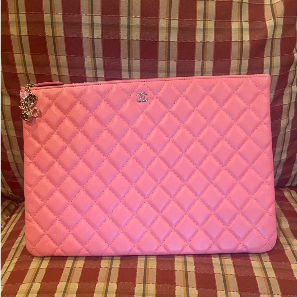 Chanel clutch